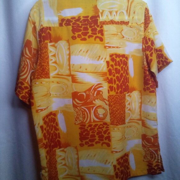 New Gear Shirt L Women Short Sleeve Button Up Animal Print Orange Yellow - Picture 7 of 16